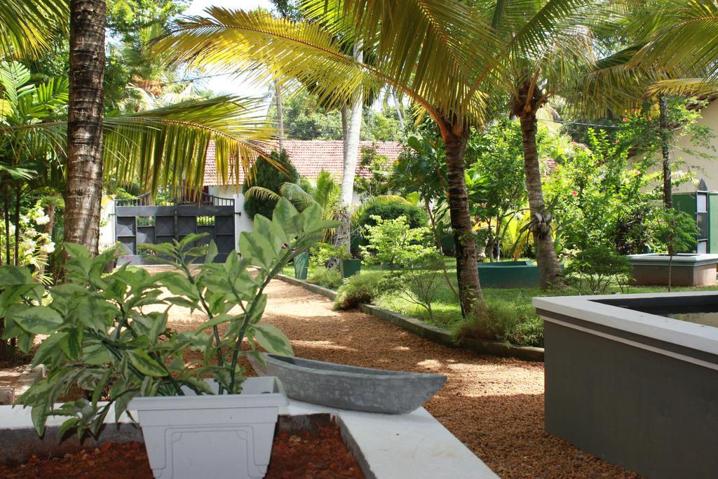 Aliya Lanka Hotel Beruwala Exterior photo