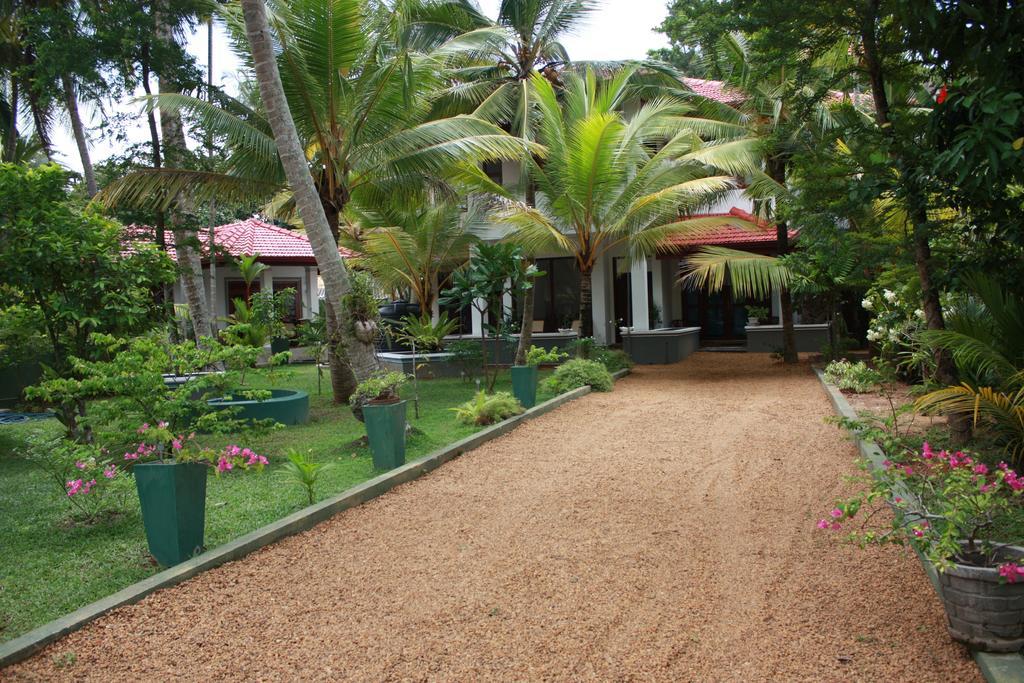 Aliya Lanka Hotel Beruwala Exterior photo